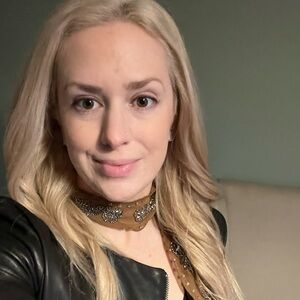 Meet your Posher, Brittney